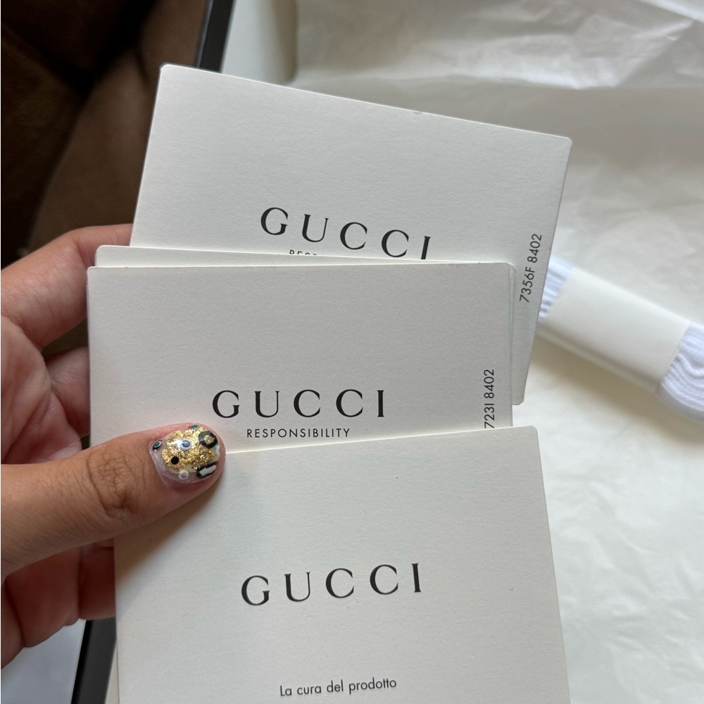 Women's Gucci Ace sneaker with bee - Picture 11 of 13